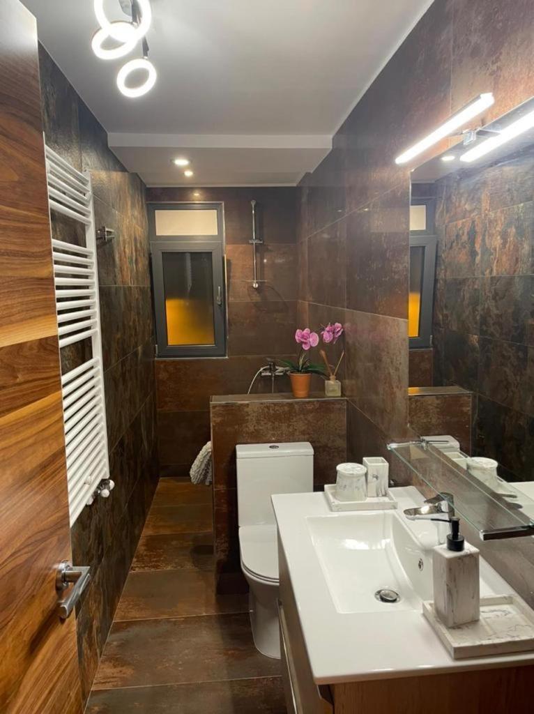 Apartament Piso De Dos Con Reforma De Diseno *